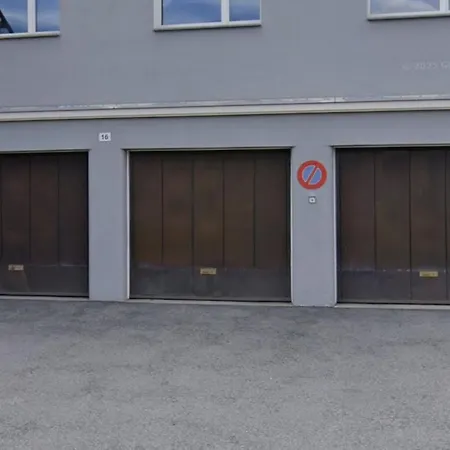 לינה וארוחת בוקר In *